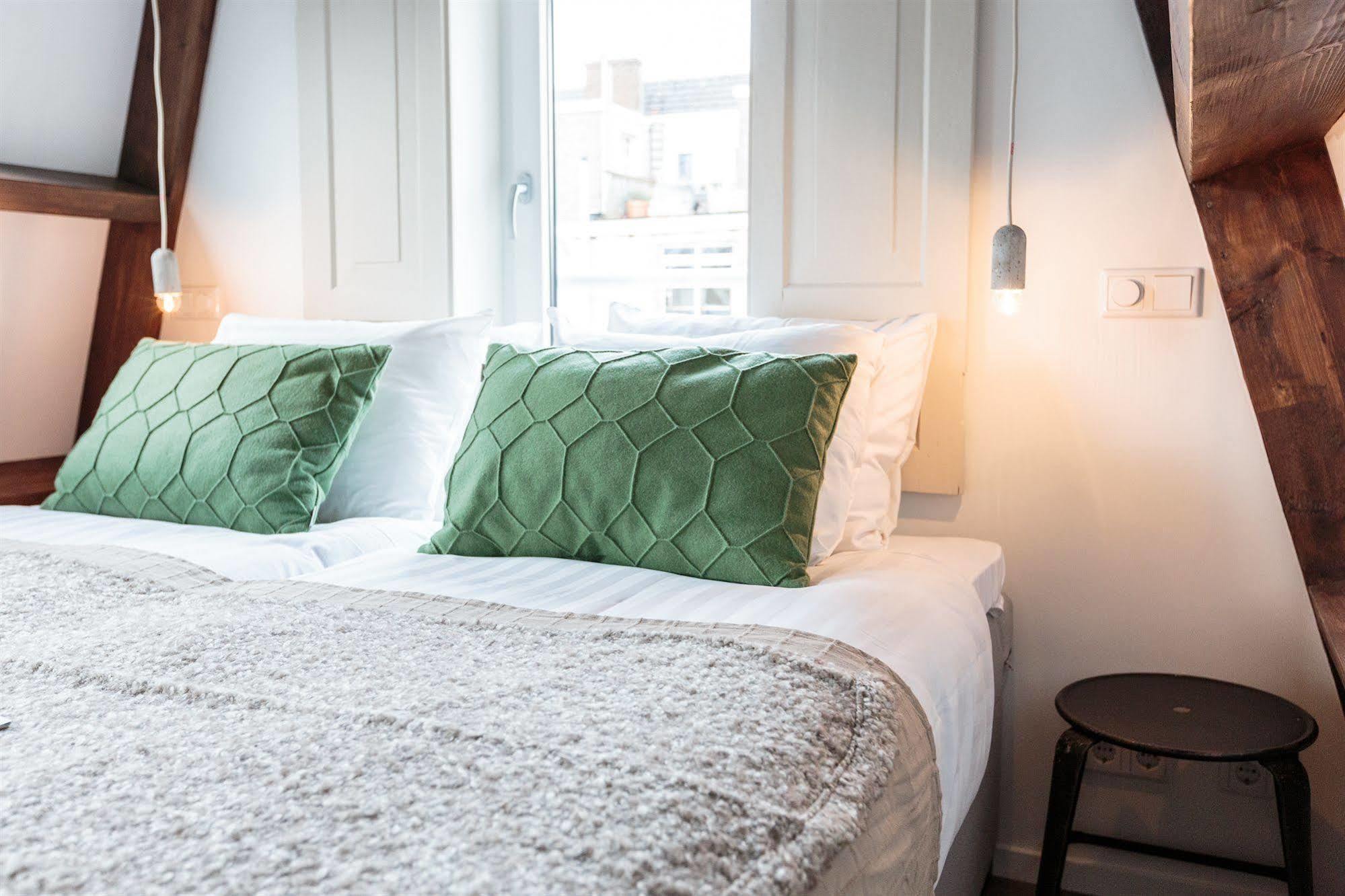Hotel Dwars Амстердам Екстериор снимка