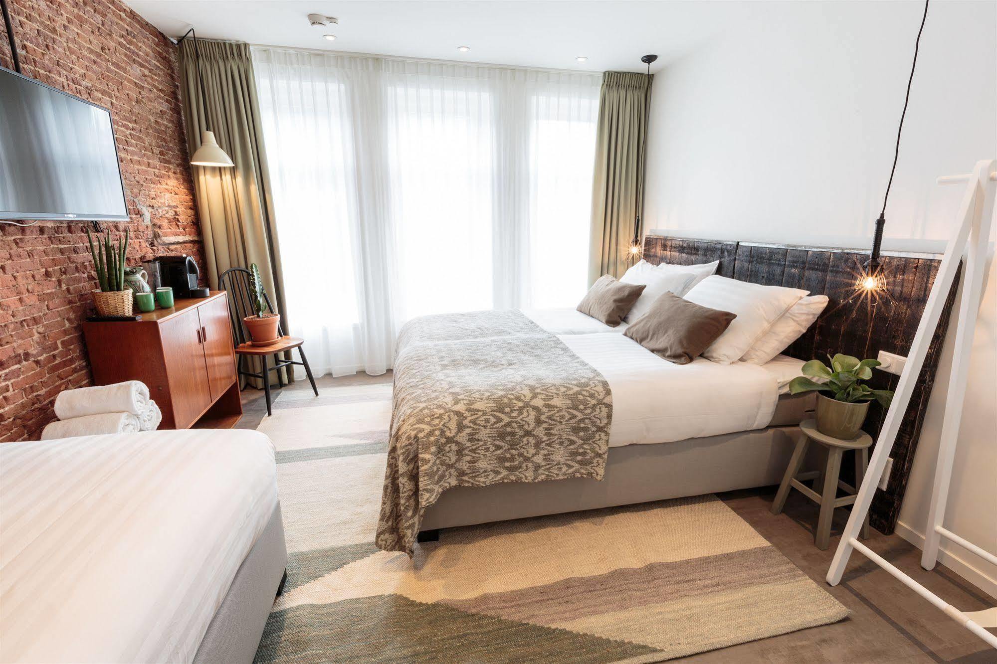 Hotel Dwars Амстердам Екстериор снимка